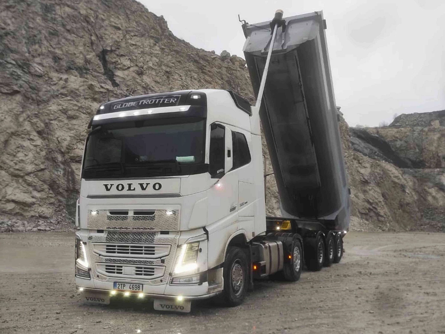 Sklápěcí plošina - VOLVO tahač