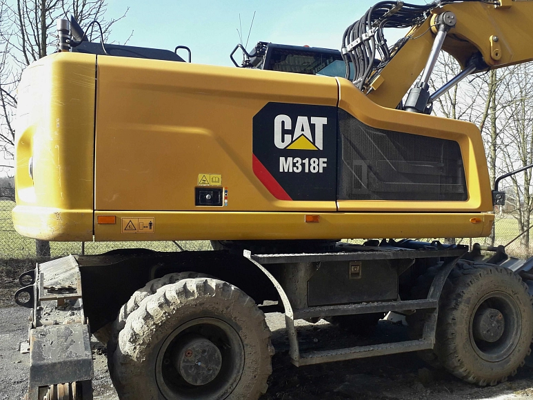 Bagr Cat M318F