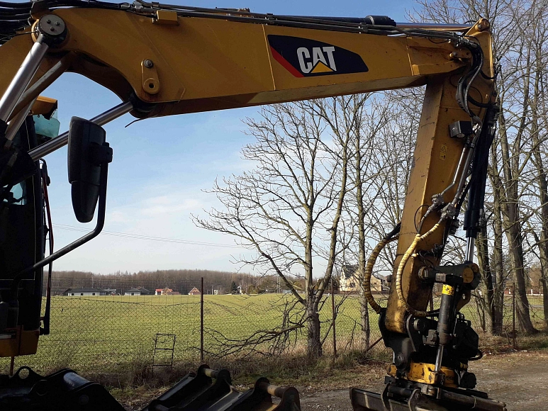 Bagr Cat M318F